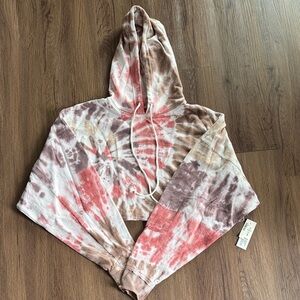 AERO NWT Women’s Tie-Dye Cropped Hoodie